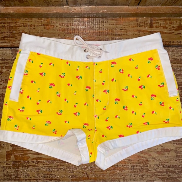 NWOT-Urban Outfitters Gidget Tie-Front Board Short - Picture 4 of 8